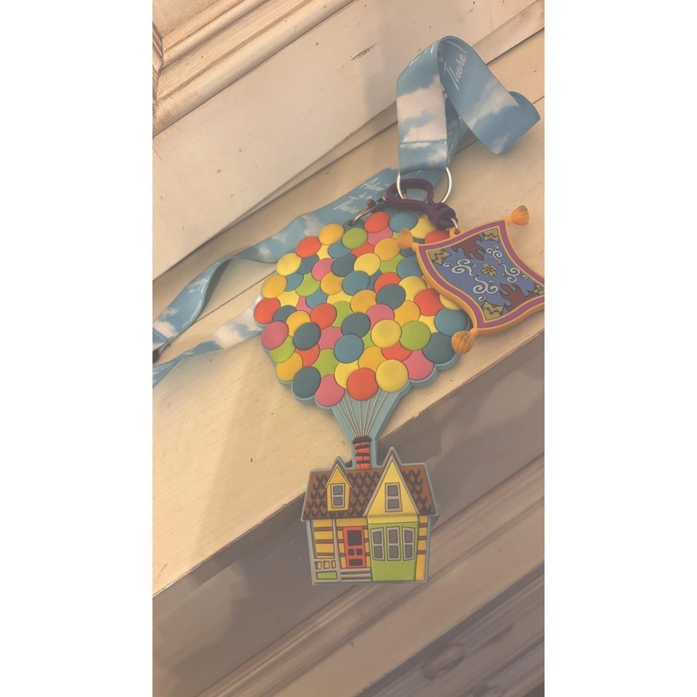 Disney Pixar UP Balloon House ID Holder Lanyard Walt Disney World, very rare